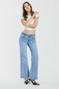 Women's light blue wide-leg jeans, perfect for casual outings