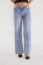 Women's light blue wide-leg jeans, perfect for casual outings
