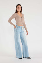 Women's light blue wide-leg jeans, perfect for casual outings
