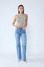 Women's wide-leg jeans in light blue, perfect for casual outings