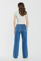 Women's wide-leg jeans in blue, perfect for casual outings