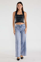 Women's light-wash wide-leg jeans, perfect for casual outings