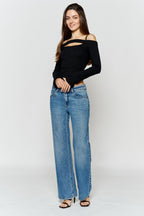 Women's blue wide-leg jeans for a casual yet stylish look