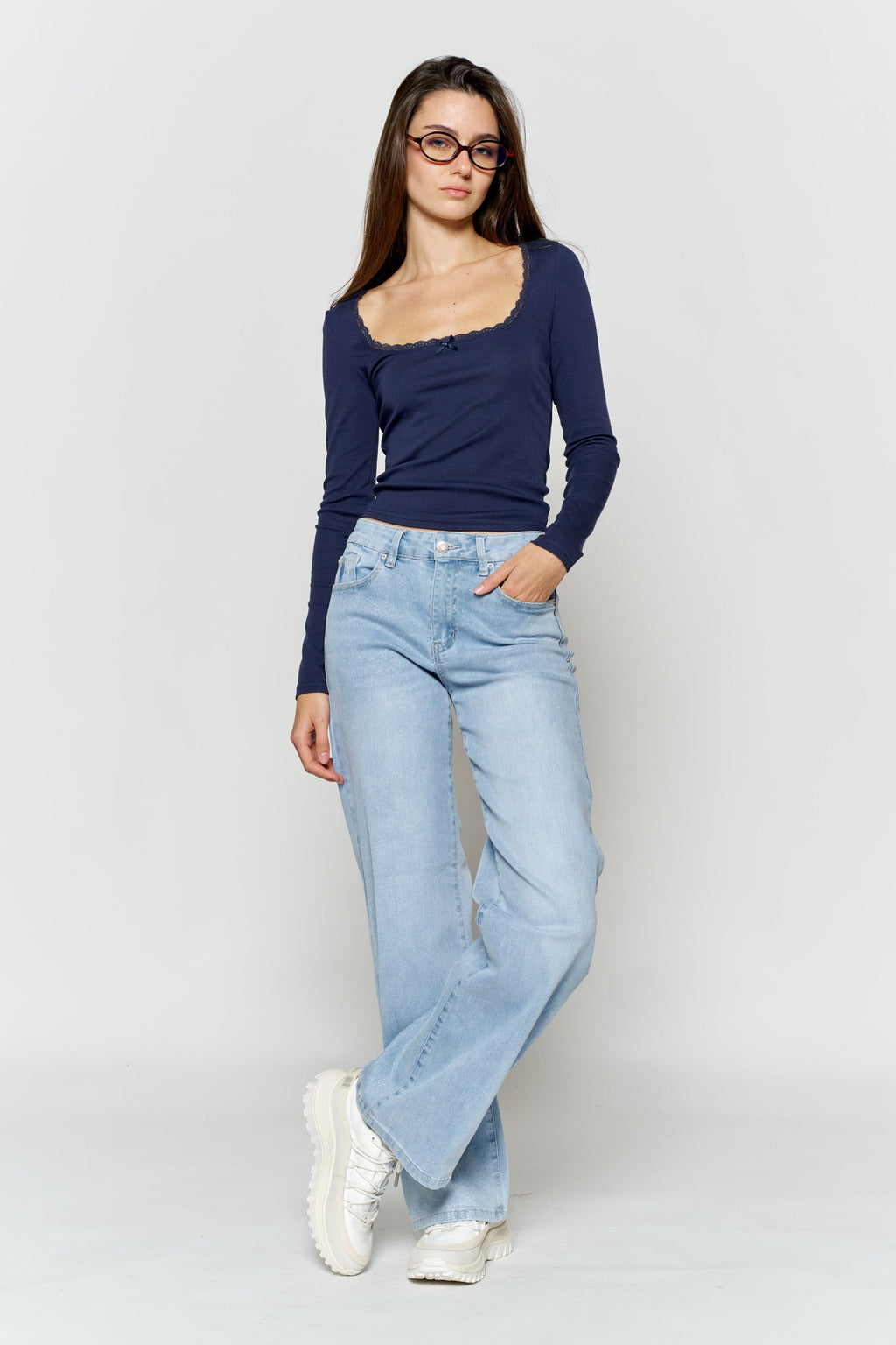 Women's light blue wide-leg jeans for casual everyday wear