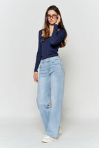 Women's light blue wide-leg jeans for casual everyday wear