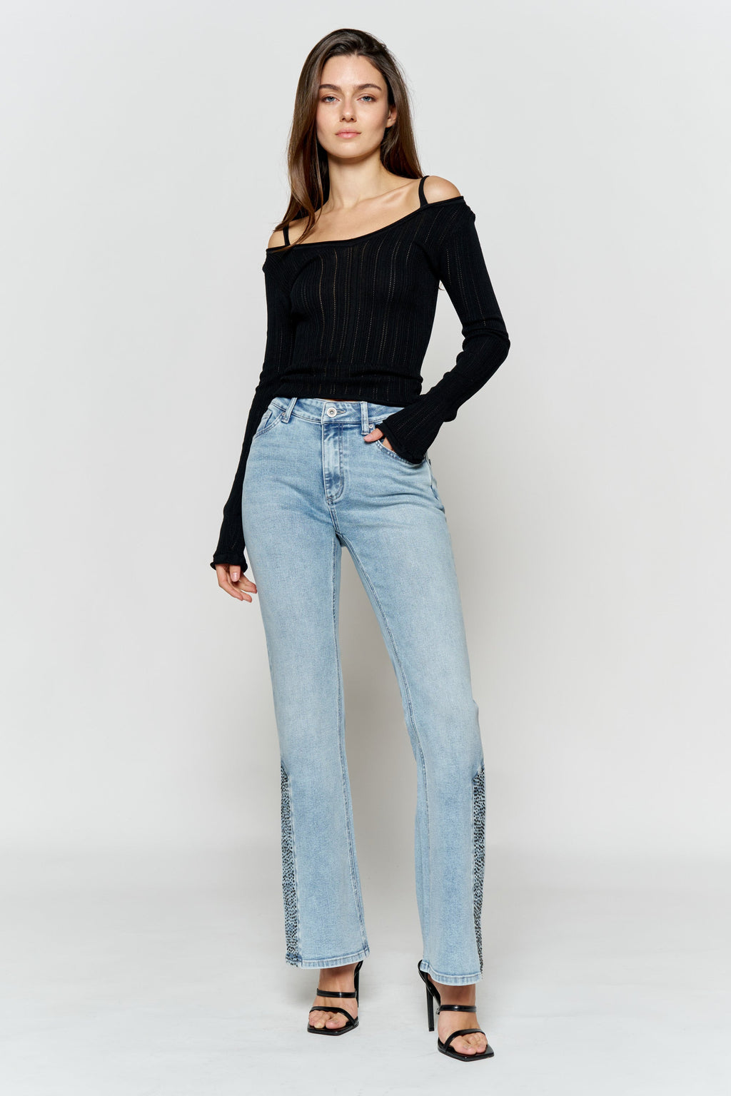 Women's wide-leg jeans in light blue with shimmer detailing