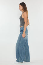 Women's wide-leg jeans in light blue, perfect for casual outings