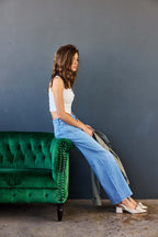 Women's wide-leg jeans in light blue, perfect for casual outings