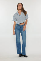 Women's blue wide-leg jeans, stylish fit for casual outings