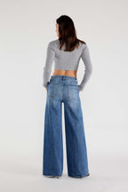 women's wide-leg jeans, blue denim, casual style