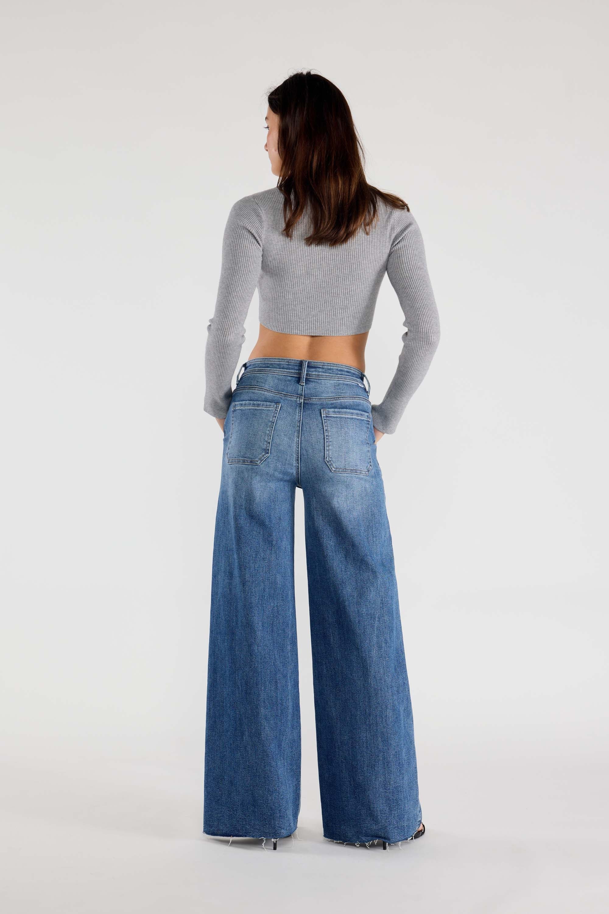 women's wide-leg jeans, blue denim, casual style
