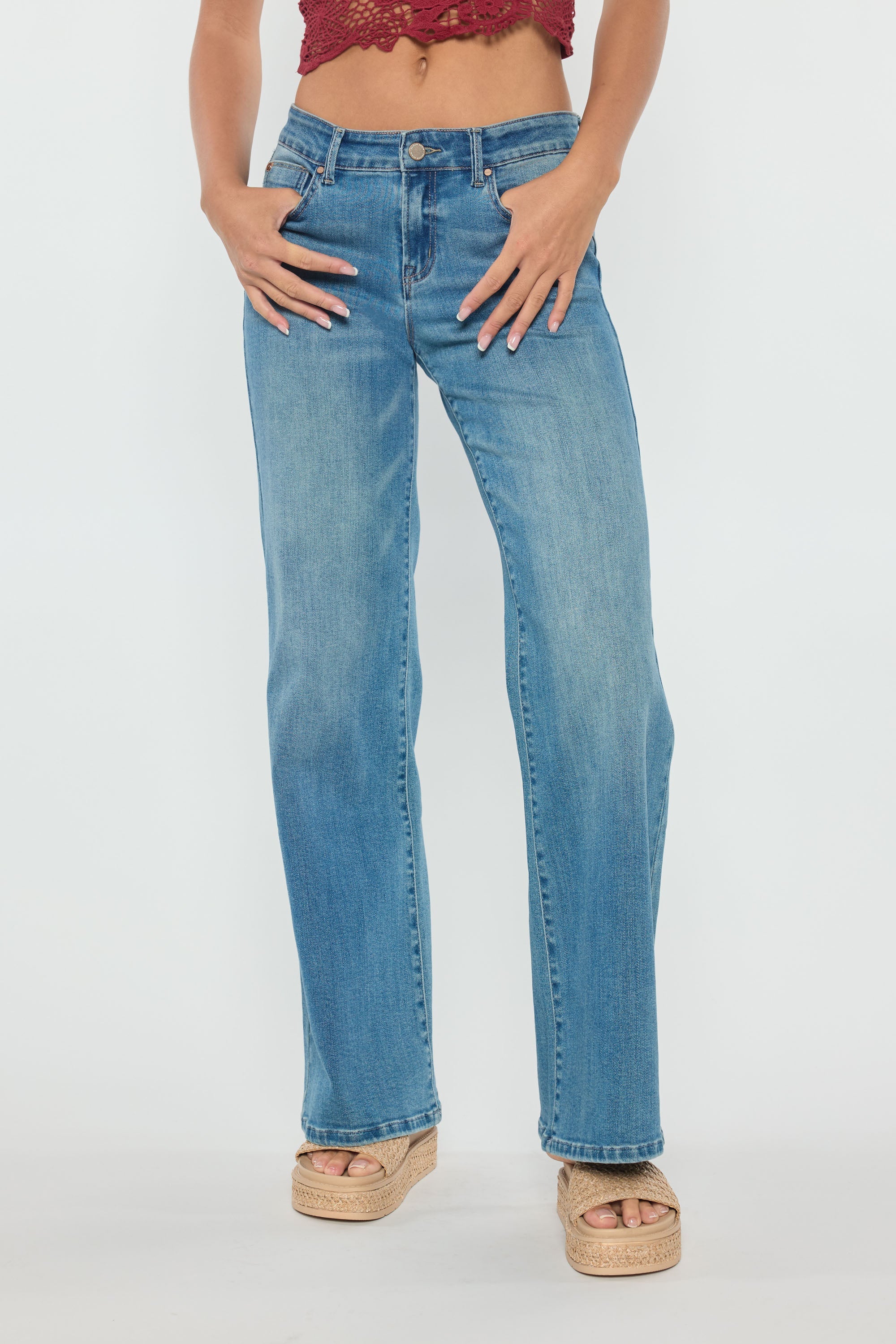 Women's light wash wide-leg jeans, comfortable and stylish for casual outings