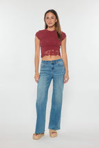 Women's wide-leg jeans in light blue denim for casual wear