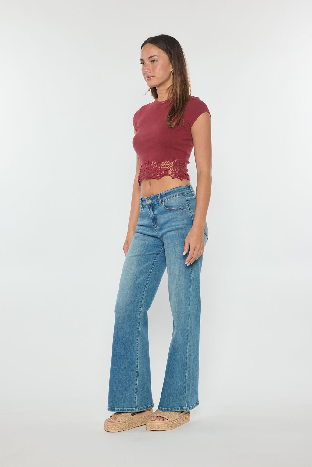 Women's blue wide-leg jeans, comfortable fit, casual style