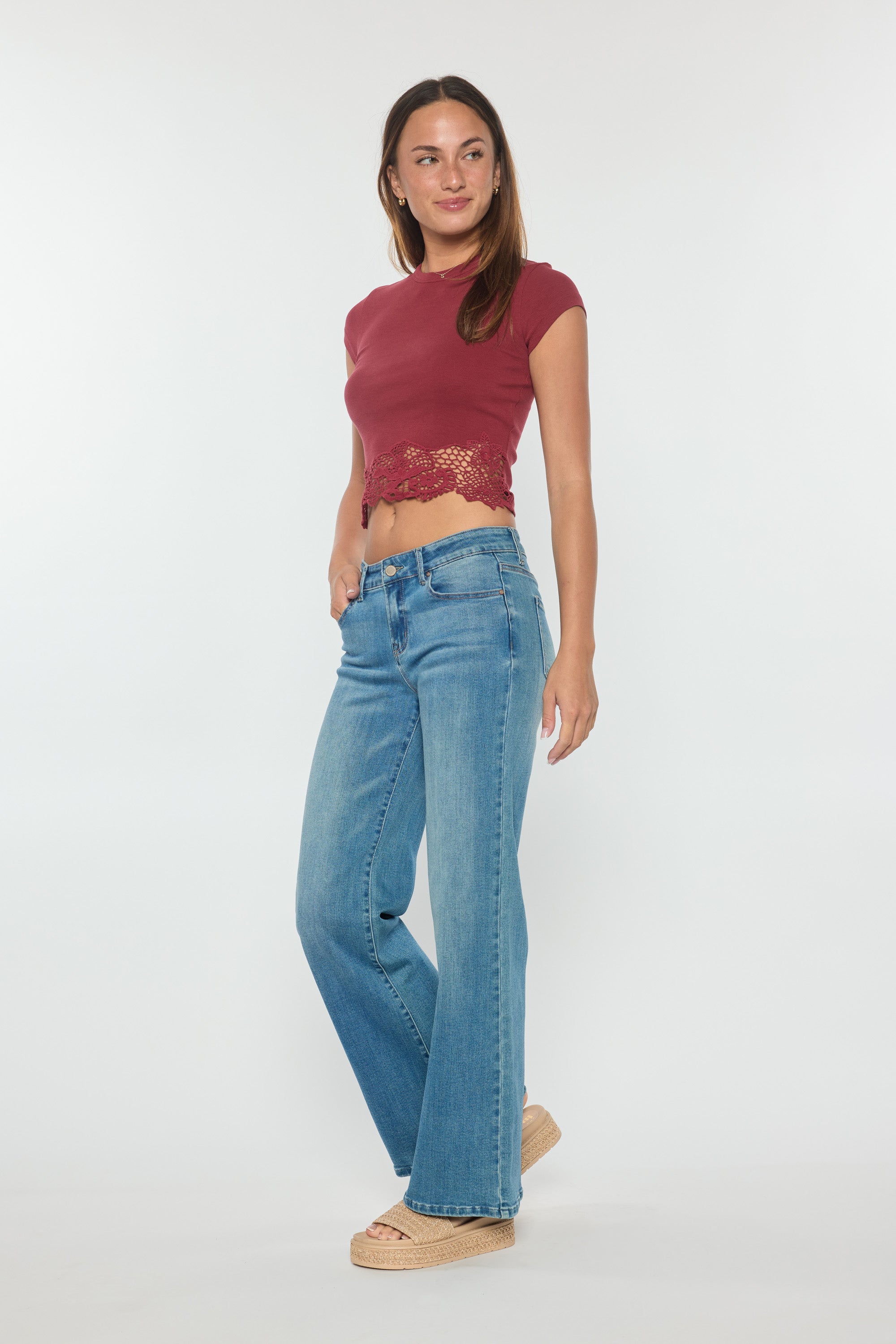 Women's light blue wide-leg jeans for casual everyday wear