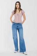 Women's wide-leg jeans in light blue, casual everyday wear