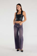 Women's wide-leg jeans in purple denim for casual outings