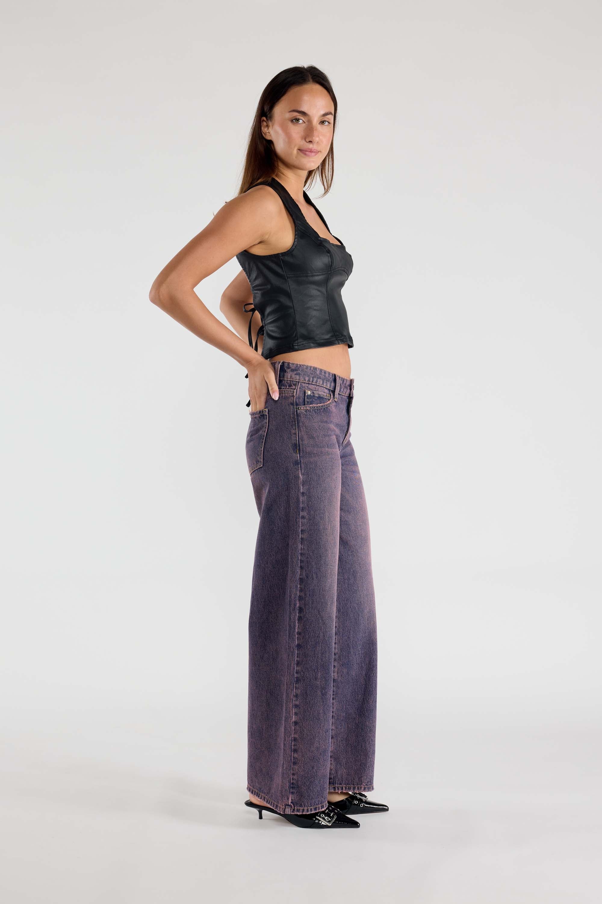 Women's wide-leg jeans in purple denim for stylish comfort