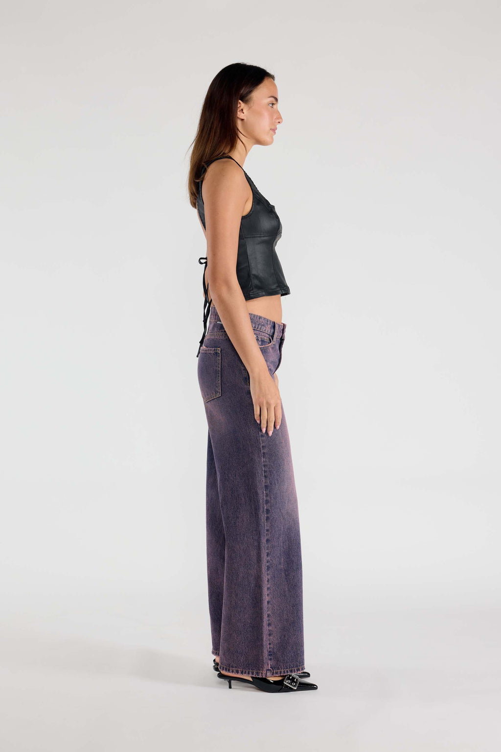 Women's wide-leg jeans in purple denim for everyday wear