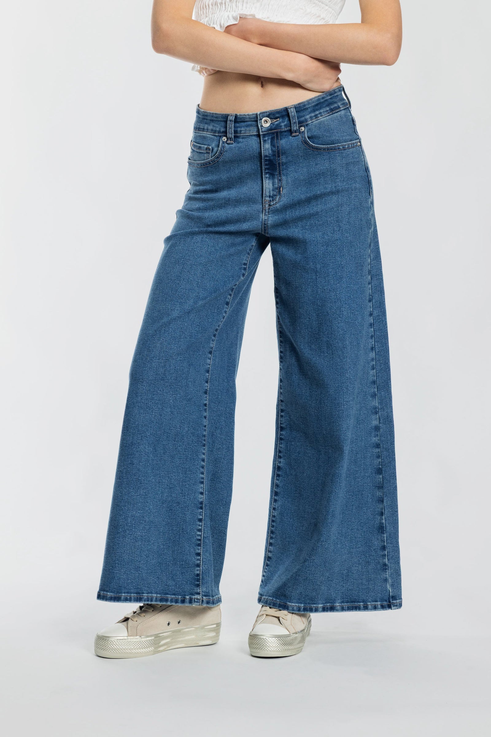 Women's blue wide-leg jeans, denim fabric, casual wear