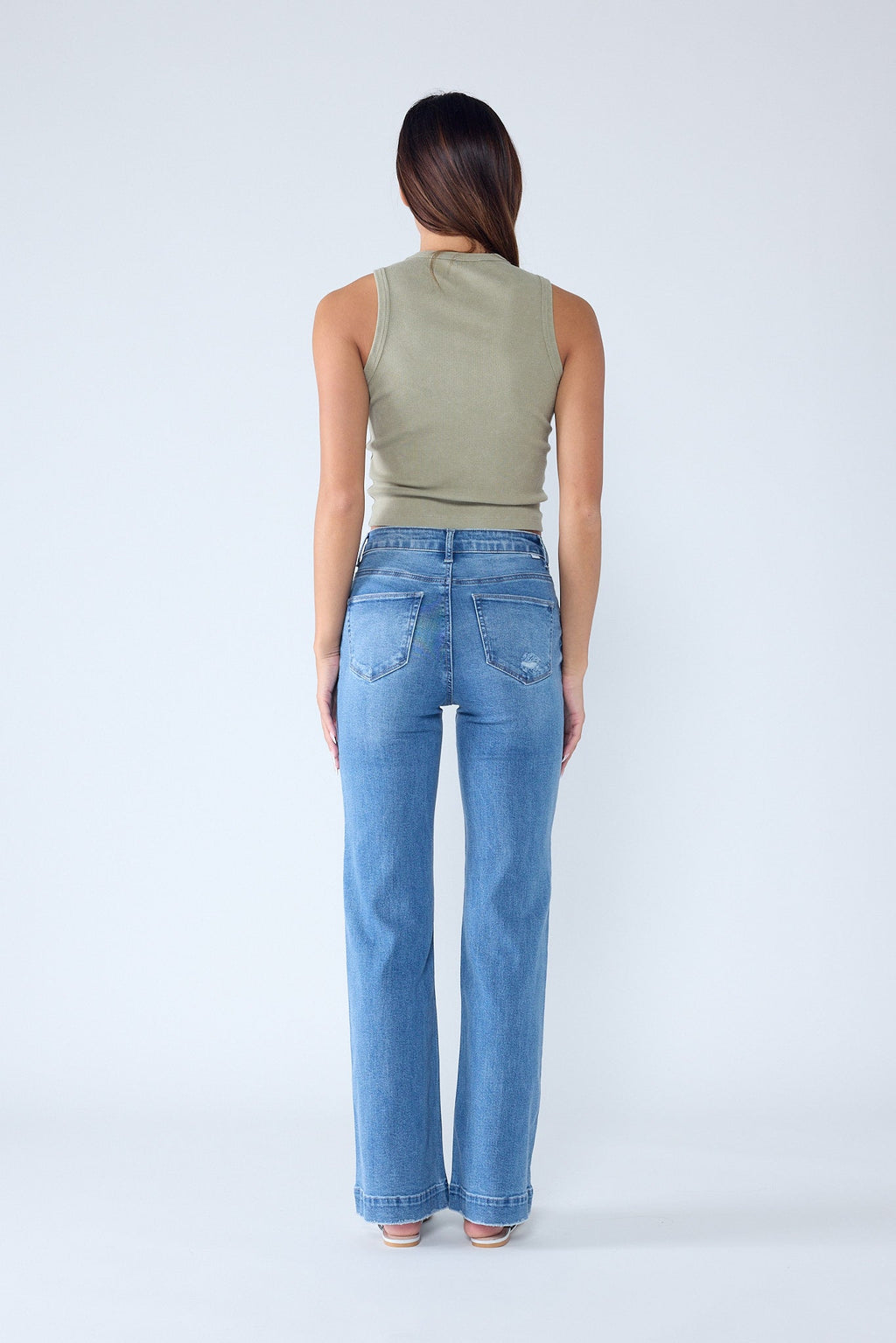 Shop ENJEAN women's wide-leg jeans in light blue denim, perfect for casual wear