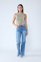 Women's blue wide-leg jeans, perfect for casual outings