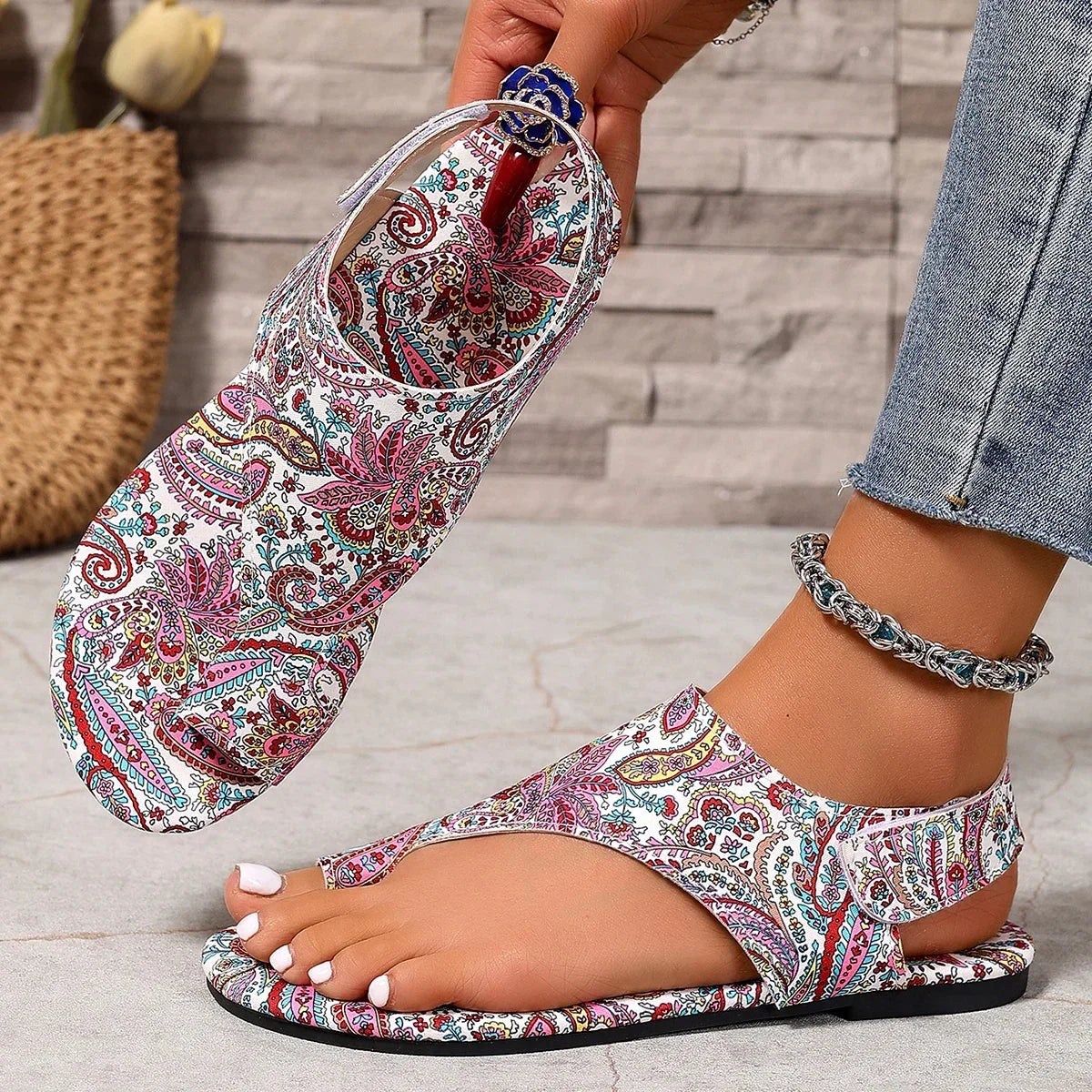 Women's floral print sandals, comfortable for everyday wear