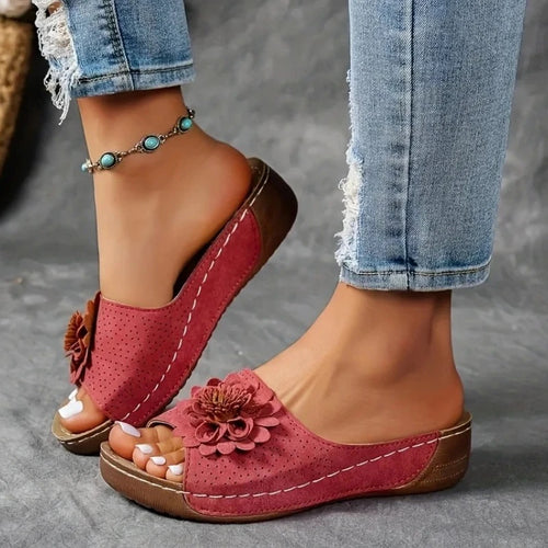Women slippers UGG in red with flower detail, perfect for casual wear