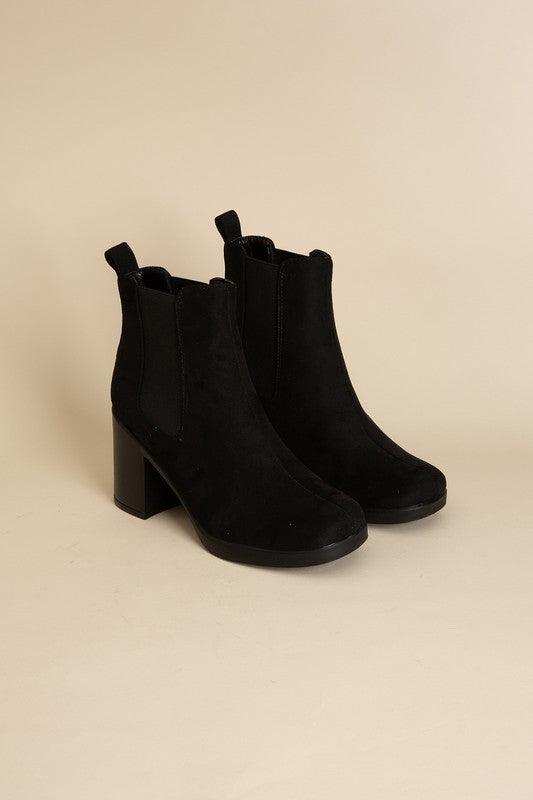 Women's Shoes - Boots Womens Black Arbor Boots