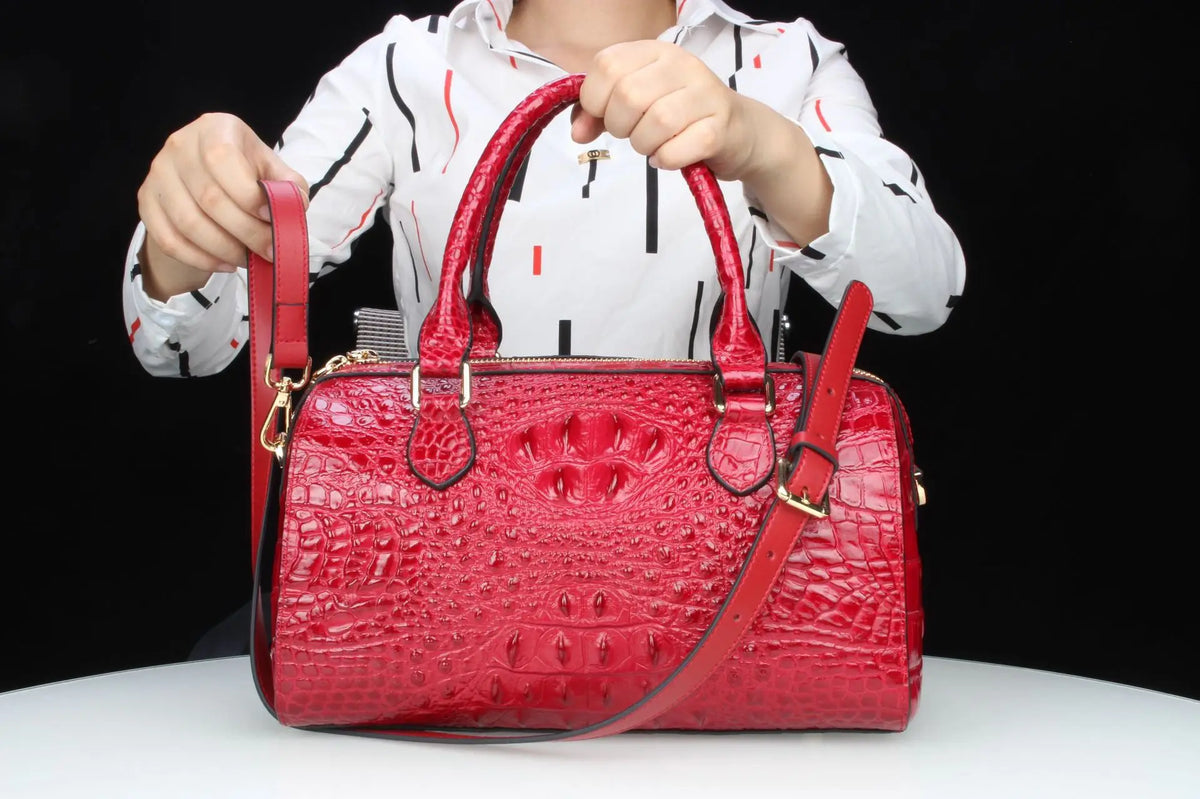 women's crocodile-pattern leather messenger shoulder bag (photo 9 of 10)
