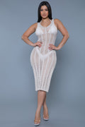 Women's fitted dress in white crochet style, perfect for beach outings