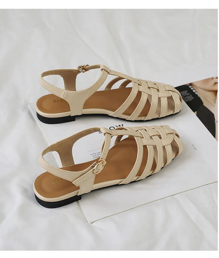 Stylish women's sandals in beige, perfect for summer outings