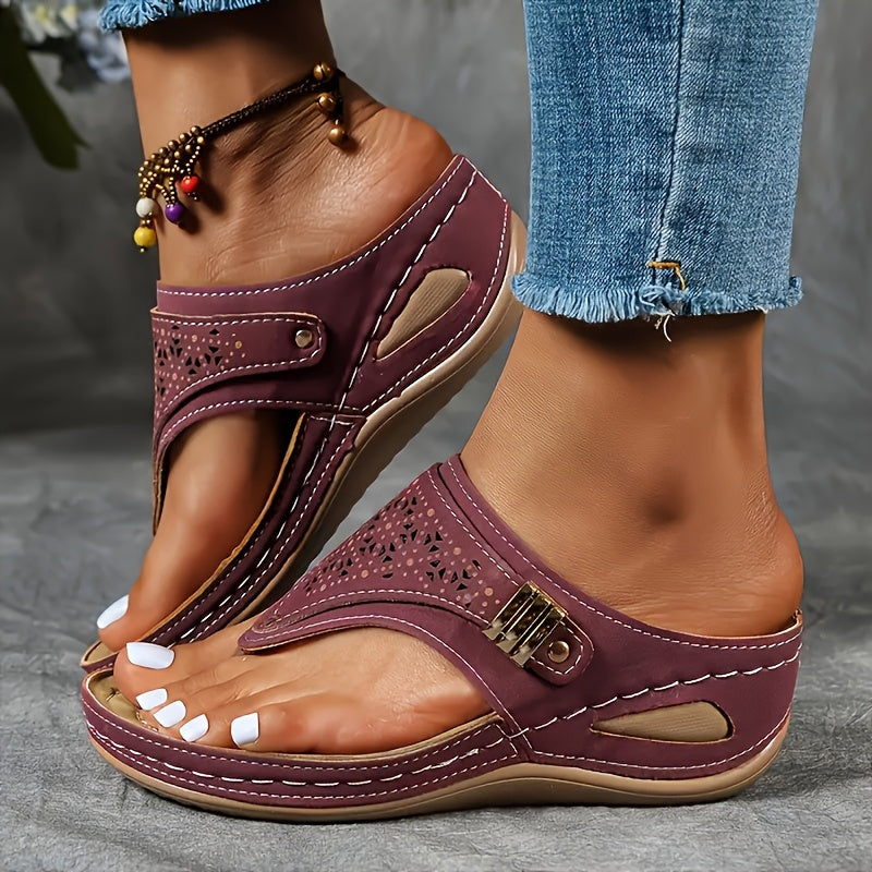 Women's sandals in burgundy leather, perfect for casual summer outings
