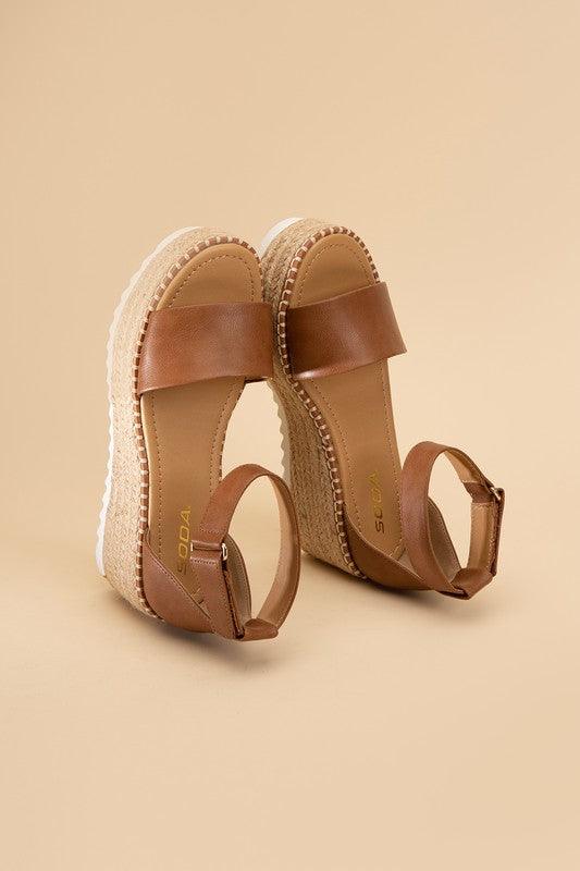 Women's Shoes - Sandals Womens Shoes Style Tuckin Platform Sandals