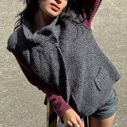 women's sweater in grey, cozy knit, perfect for casual outings