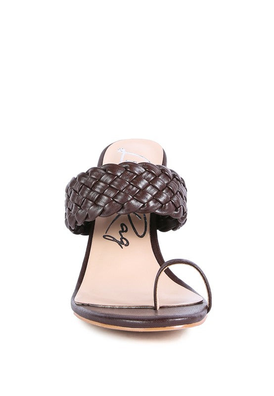 women's brown woven strap toe ring sandals, stylish summer footwear