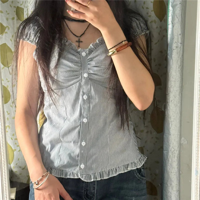 Women's striped y2k shirt in lightweight cotton, perfect for casual outings