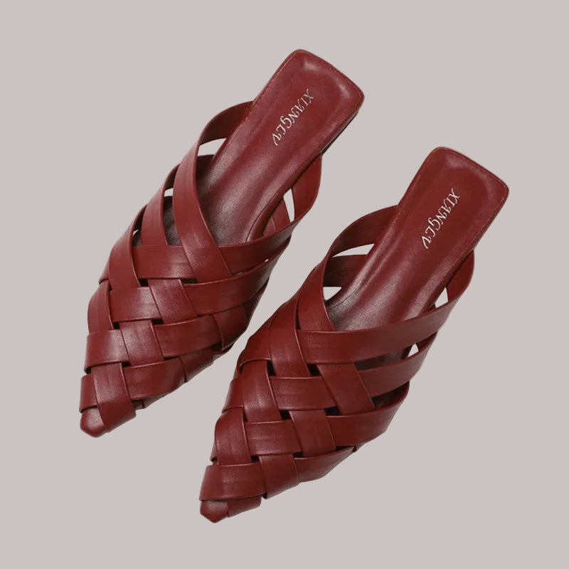 Casual men shoes in red leather with woven design for everyday wear