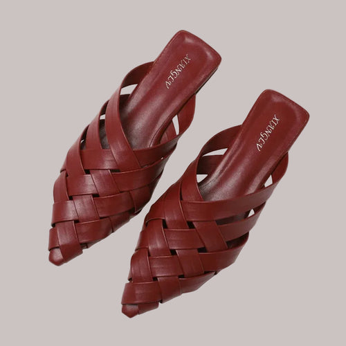 Casual men shoes in red leather with woven design for everyday wear