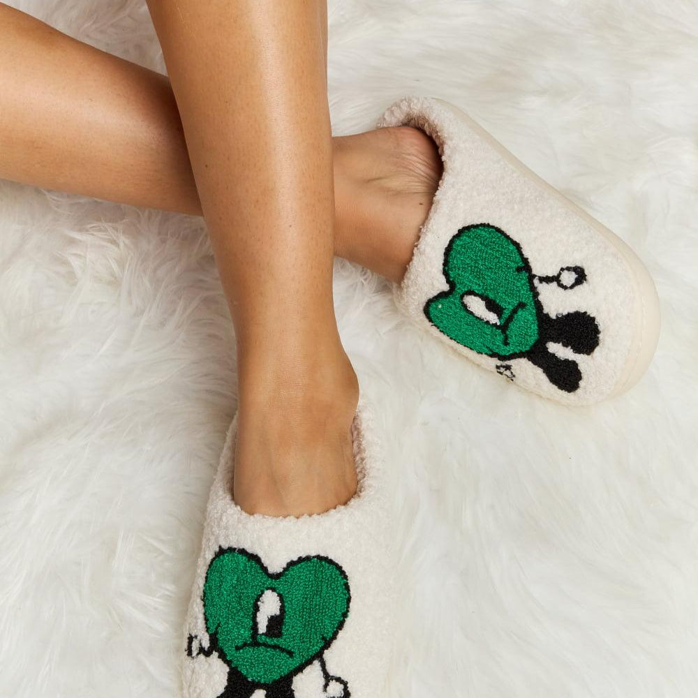 Women's Shoes - Slippers Love Heart Print Plush Slippers