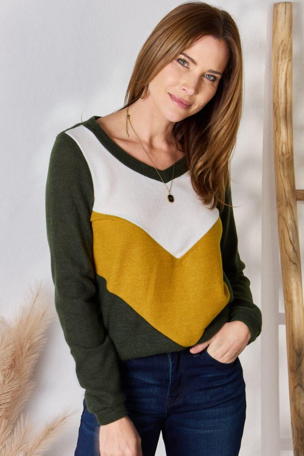 Women's Shirts Hailey & Co Full Size Colorblock V-Neck Blouse