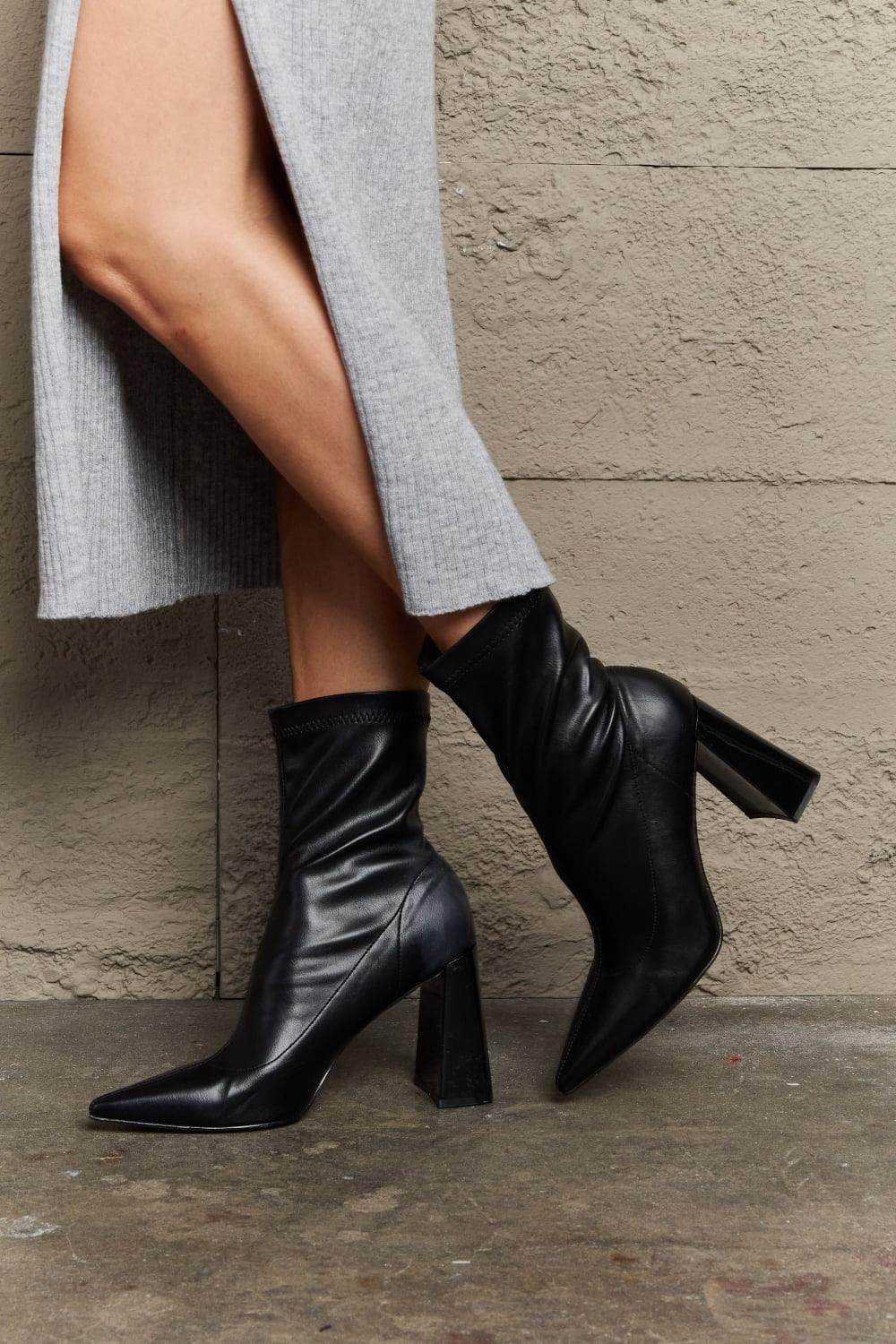Trendsi black leather ankle boots with block heel heels for stylish outfits
