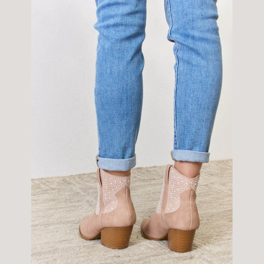 Trendsi women's beige booties ankle with stylish cutouts and block heels