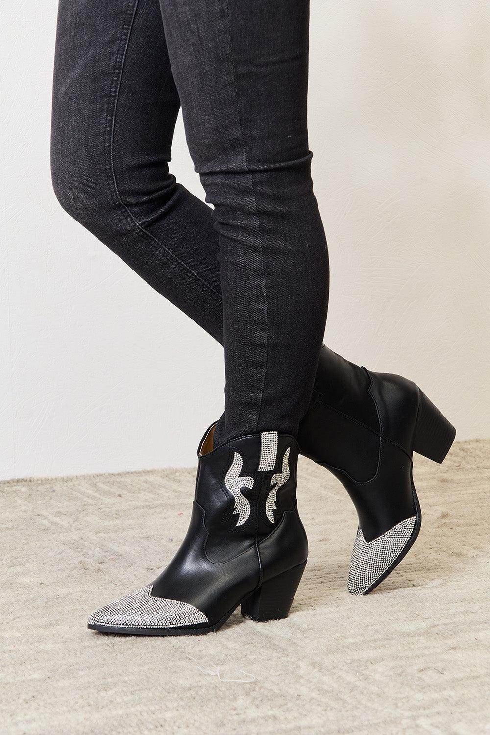 Trendsi women's black boots pointed toe with silver detailing