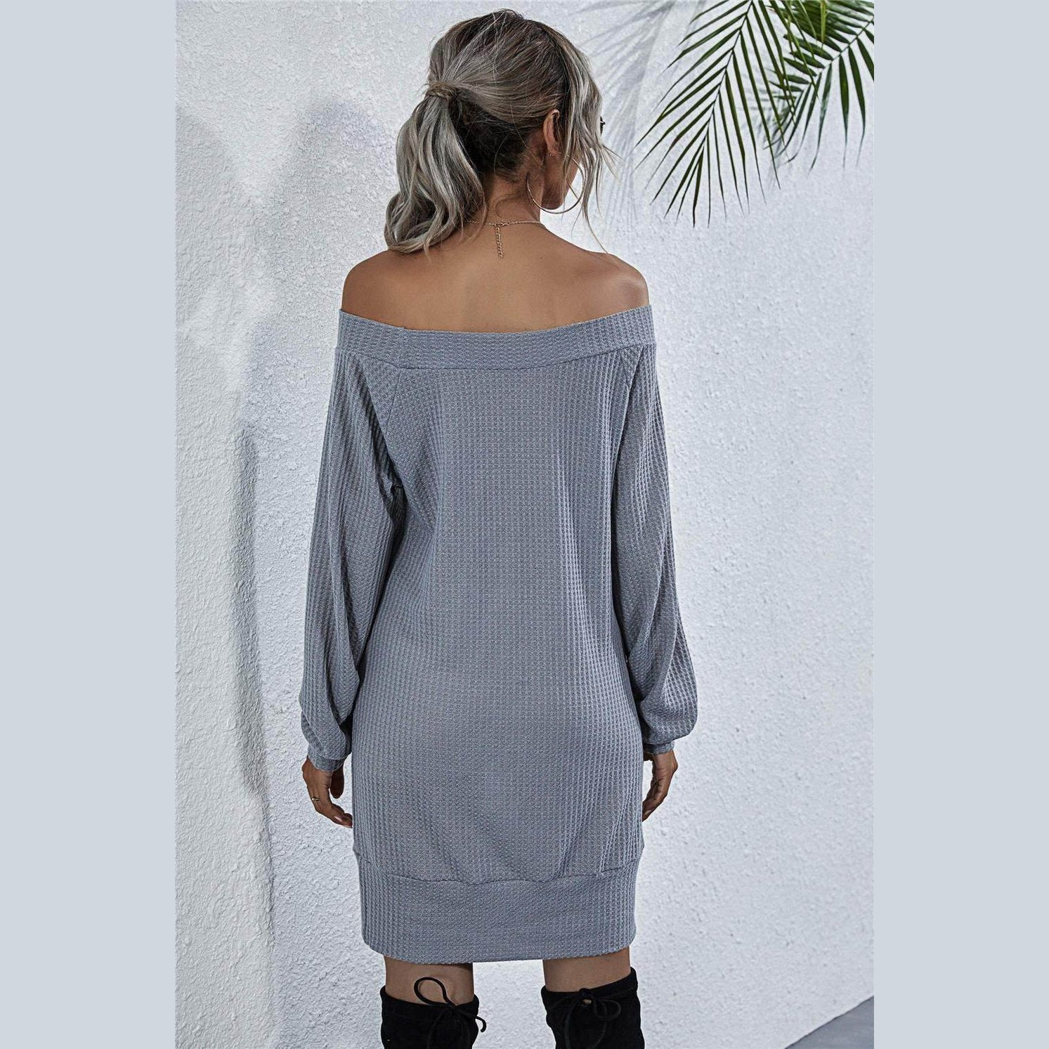 Trendsi Women's Casual Mini Dress for Vacation in Soft Grey with Off-Shoulder Design and Long Sleeves