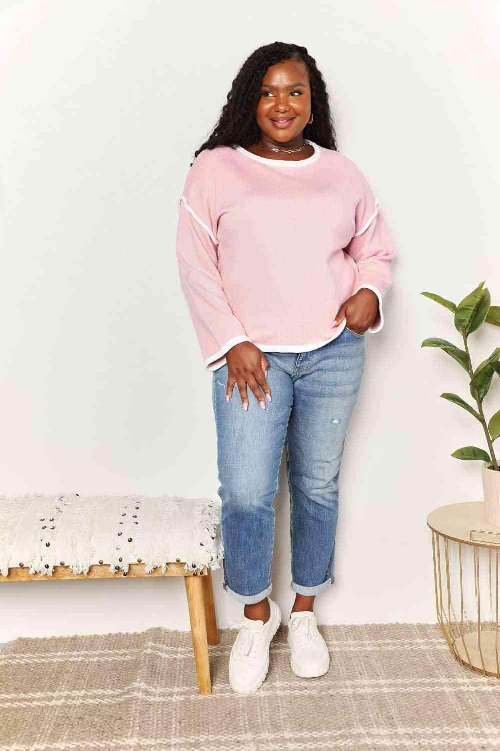 Trendsi Women's Casual Vacation Knitwear in Pink with White Trim, paired with Denim Jeans
