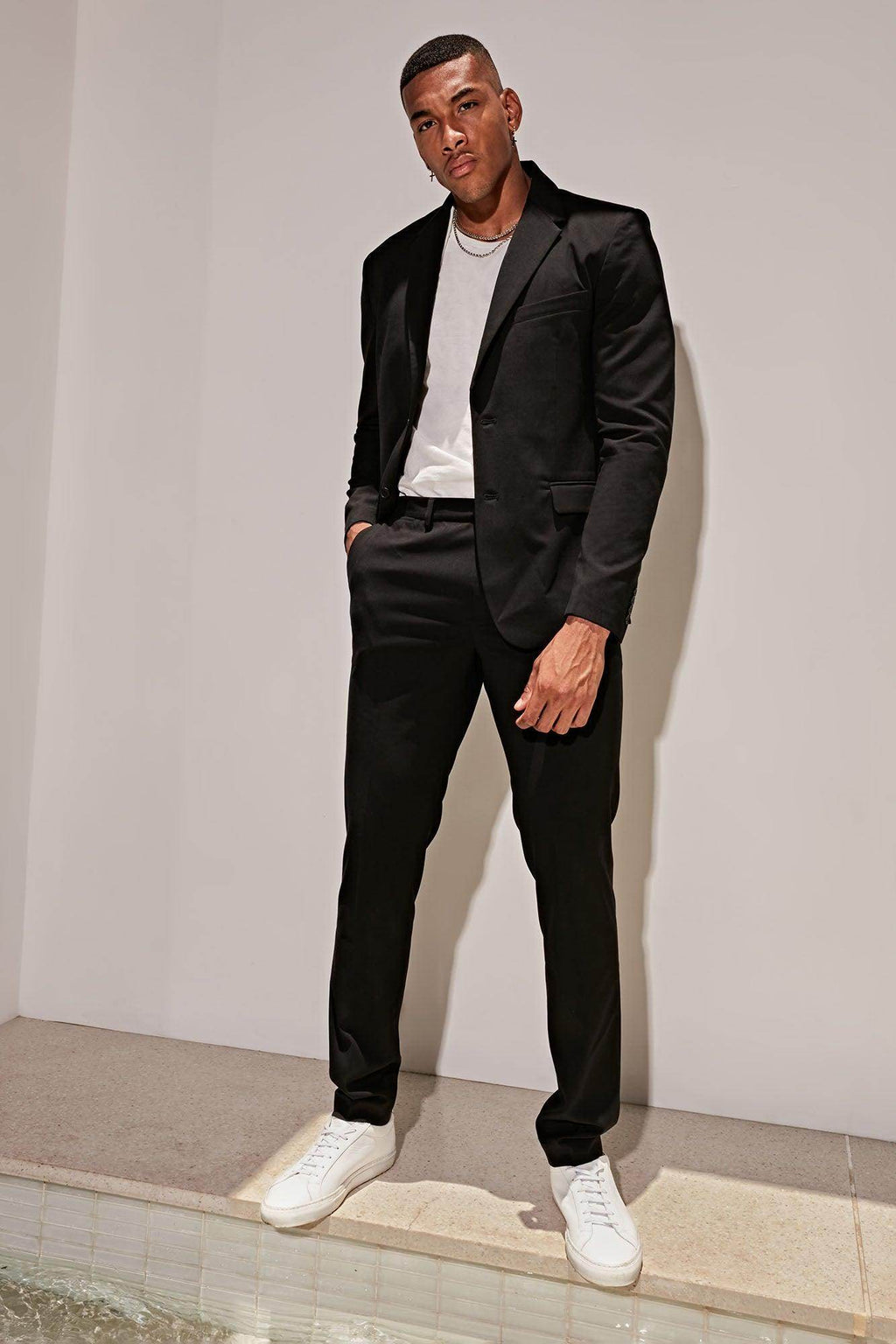 Fashion Nova Men's Modern Stretch Trousers in Black for a Stylish and Comfortable Fit