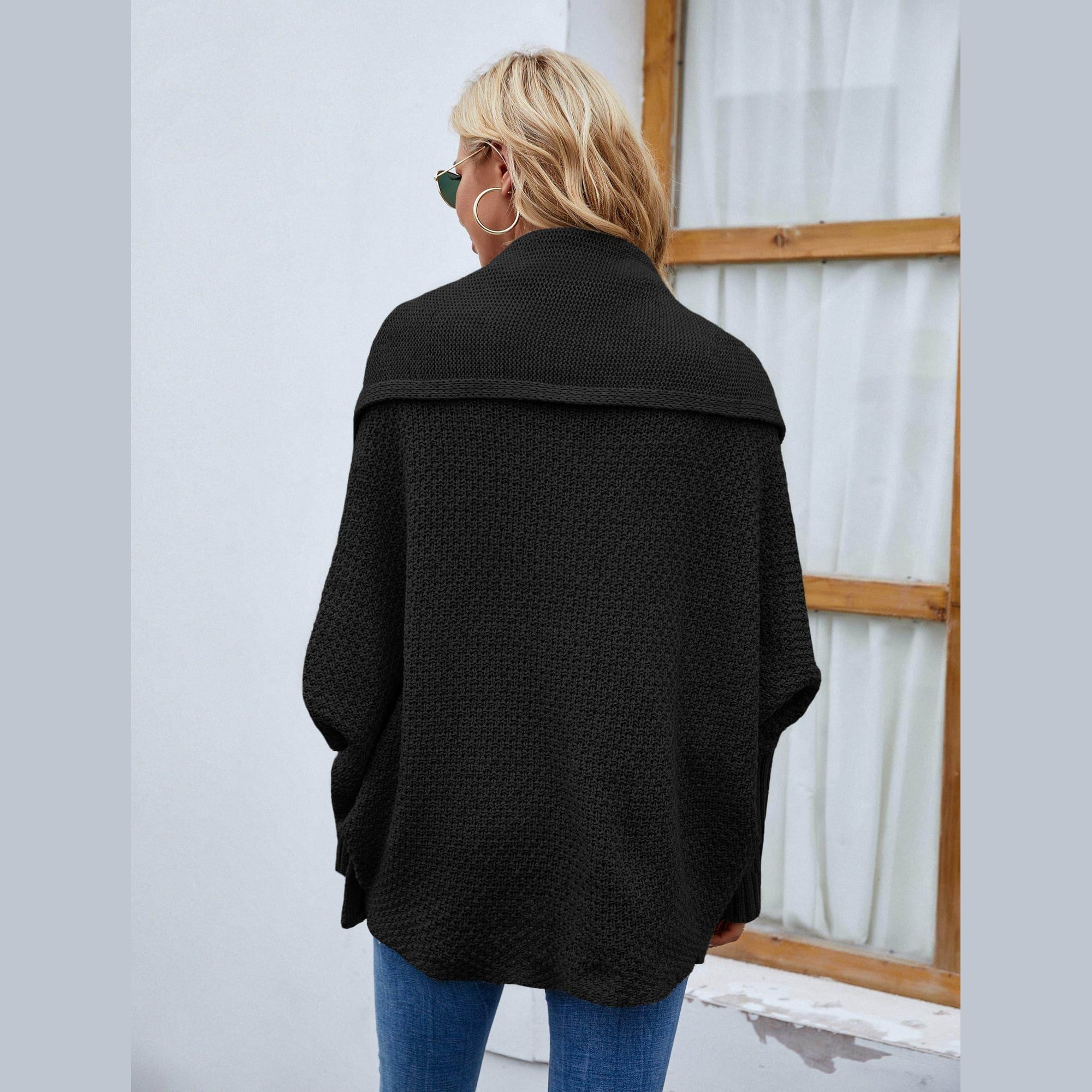 Trendsi stylish travel cardigan in black featuring a cozy, oversized fit for effortless layering