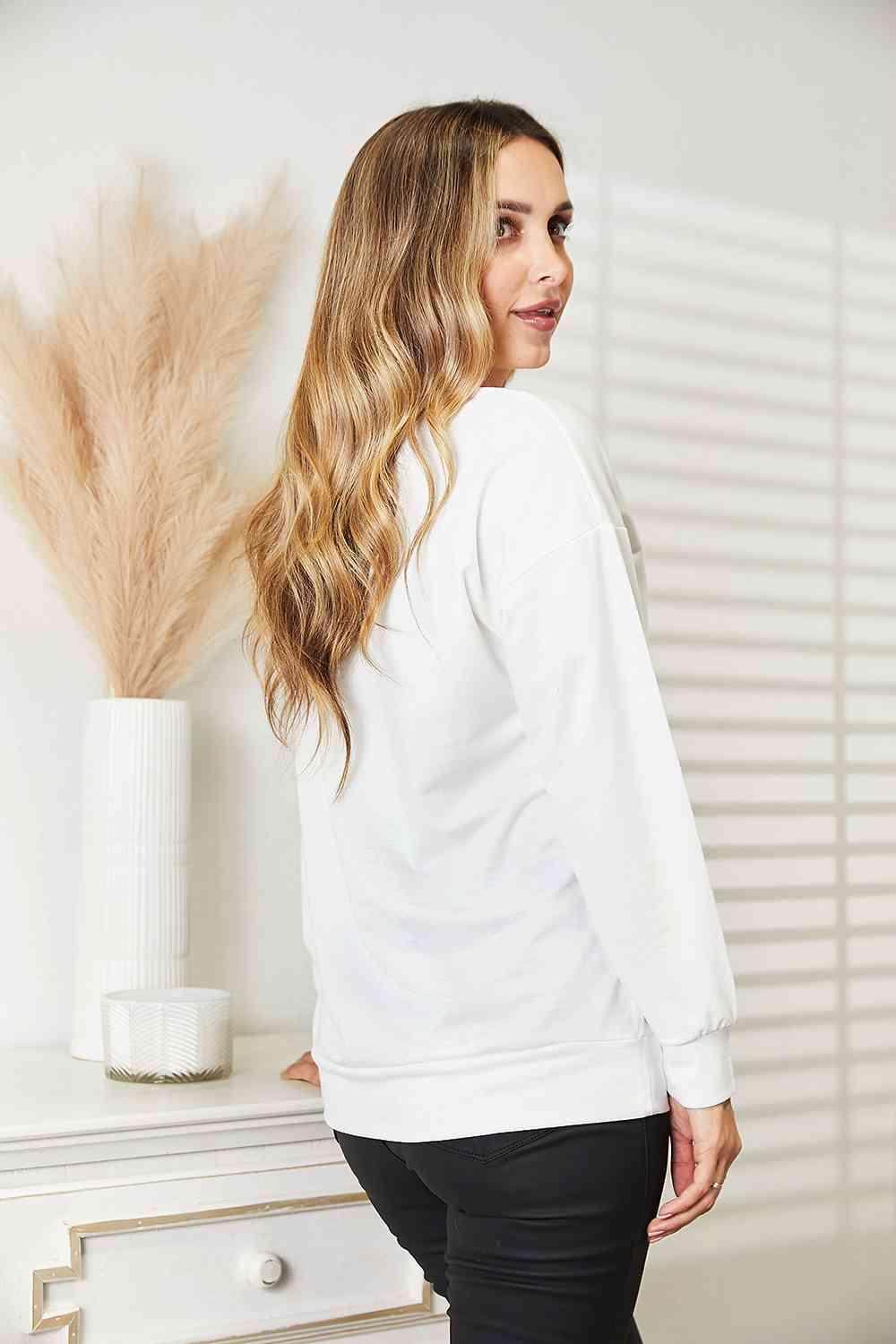 Trendsi women's round neck casual sweatshirt in white, perfect for stylish everyday wear