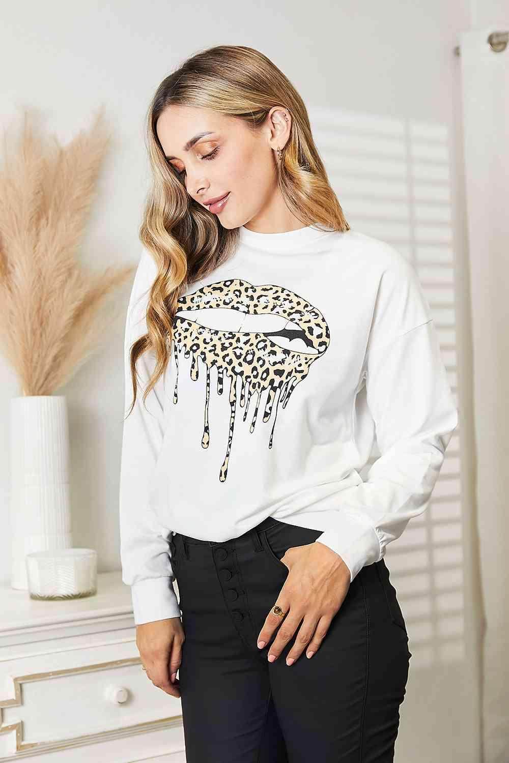 Trendsi women's round neck casual sweatshirt with leopard print lips design for effortless style